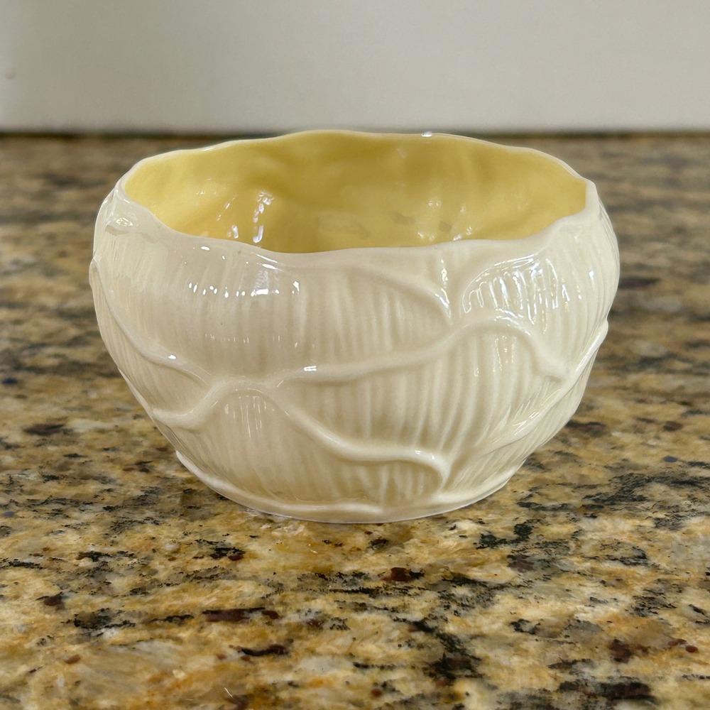 Belleek Neptune Open Sugar Bowl 3.25" Ivory Yellow Luster‎ Shell Pattern Ireland